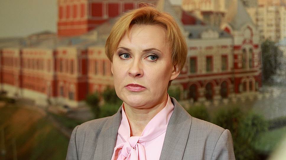 Мэрия Самары, возглавляемая Еленой Лапушкиной, решила не участвовать в конфликте между двумя УК