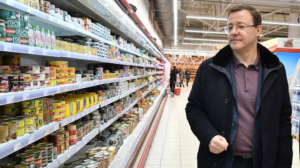 Губернатор Самарской области Дмитрий Азаров оценил обеспеченность крупных гипермаркетов Самары  необходимыми товарами