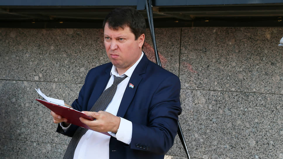 Михаил Матвеев сообщил, что его обвиняют в распространении «неких сведений частной жизни сотрудницы ГУ МВД Самарской области»