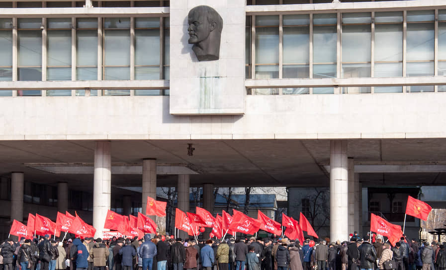 Ульяновские коммунисты накануне выборов выступили с бесперспективной, по мнению экспертов, инициативой