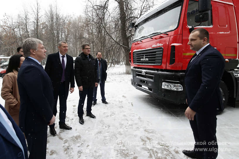 Губернатор Алексей Русских (слева) уверен, что создание белорусского индустриального парка выведет экономические отношения с дружественной страной на новый уровень