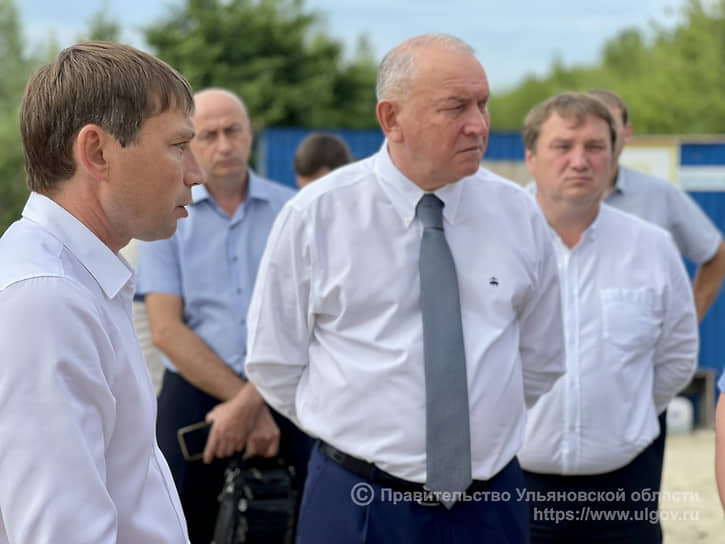 Игорь Эдель (в центре) покинул пост советника губернатора по собственному желанию