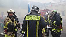 Крупный пожар на площади 240 кв. м потушили огнеборцы в Оренбуржье