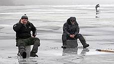 Рыбак провалился под лед на Волге в районе Ульяновска