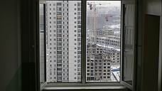 Начата проверка по факту выпадения женщины из окна четвертого этажа в Оренбурге
