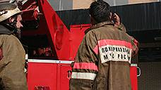 Пожарные эвакуировали 20 человек из горящего административного здания в Ульяновске