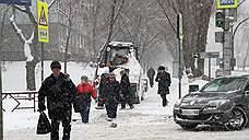В Самаре в день выборов президента РФ на уборке улиц от снега работают более 150 единиц техники