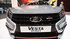 Lada Vesta третий месяц подряд лидирует на российском авторынке