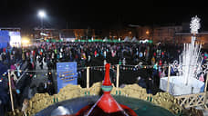 Установка елок и новогодних инсталляций стартовала на главной площади Самары