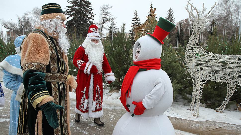 Всех гостей в Усадьбе встречал снеговик