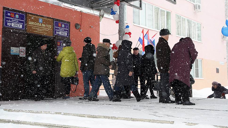 В день выборов на Самару обрушился сильный снегопад, избиратели жаловались, что не ко всем участкам обеспечен свободный доступ
