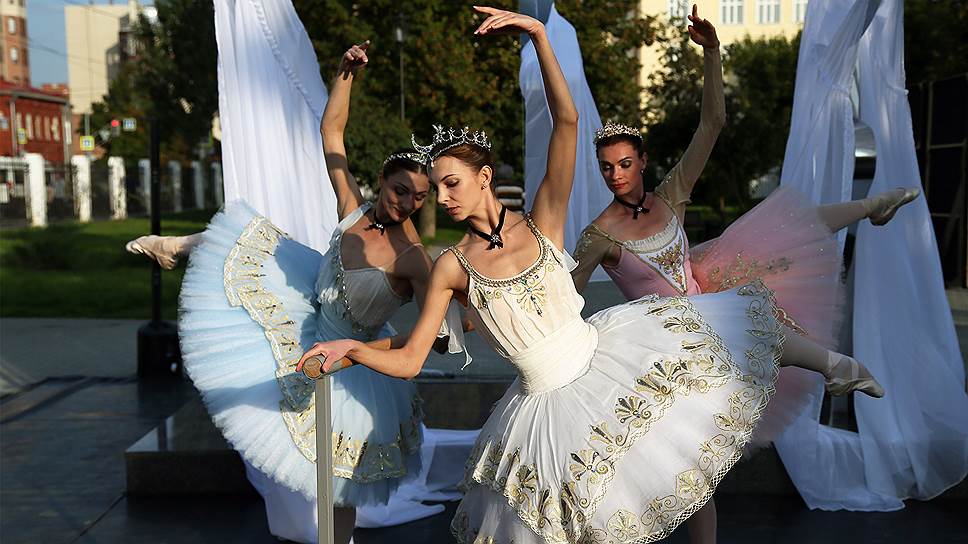 В репертуаре Самарского академического театра оперы и балета также имеются балеты в хореографии Мариуса Петипа: «Спящая красавица», «Корсар», «Баядерка», «Эсмеральда» и другие.