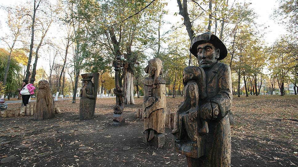 Скульптуры появились в этом парке не так давно.