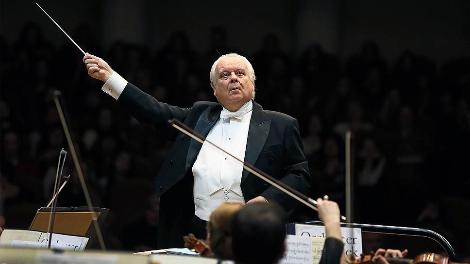 Юрий Симонов возглавил оркестр в 1998 году