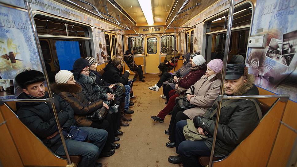В некоторых вагонах самарского метро размещена информация об истории развития подземки в городе