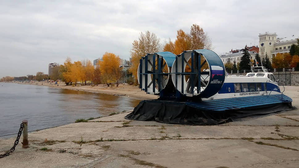 Судно на воздушной подушке еще не скоро будет перевозить пассажиров по замерзшему Саратовскому водохранилищу