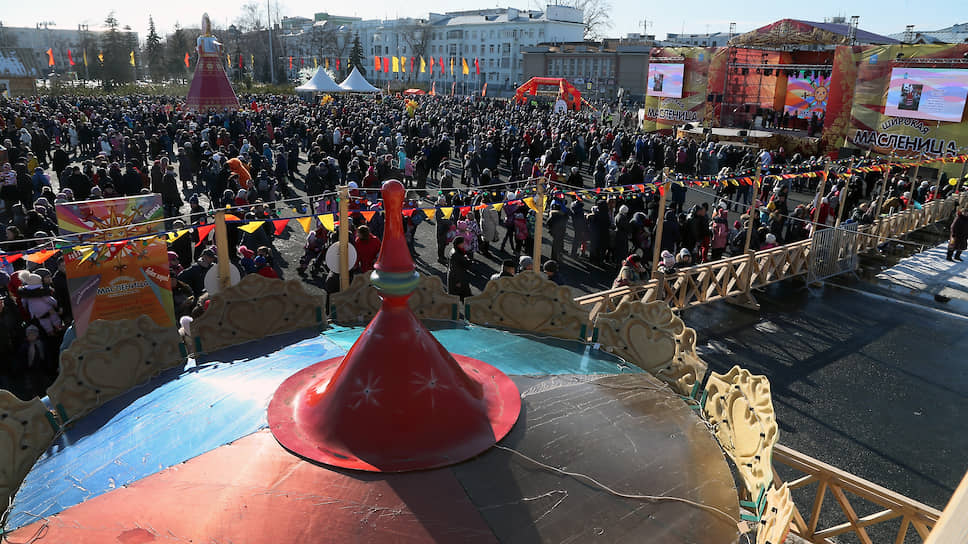 Главным местом празднования Масленицы традиционно стала площадь имени Куйбышева. 