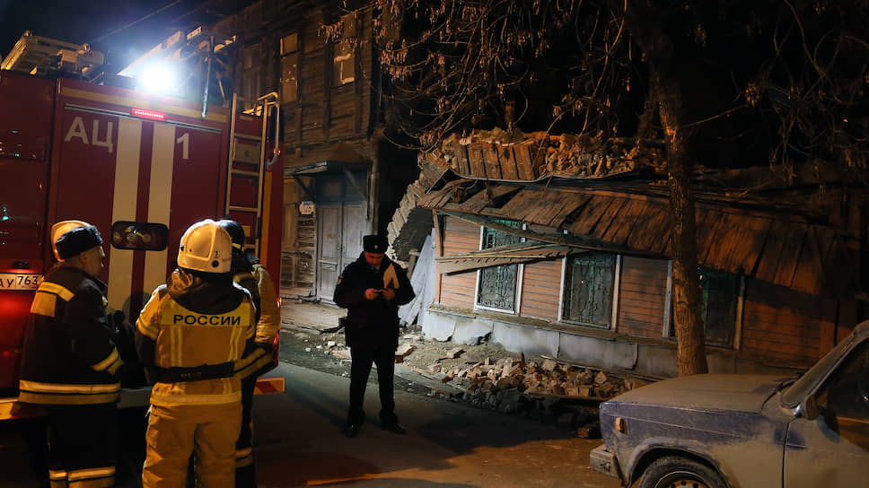 Причиной происшествия, по предварительным данным ГУ МЧС по Самарской области, стал взрыв газового оборудования в жилом здании по ул. Арцыбушевской, 126. 