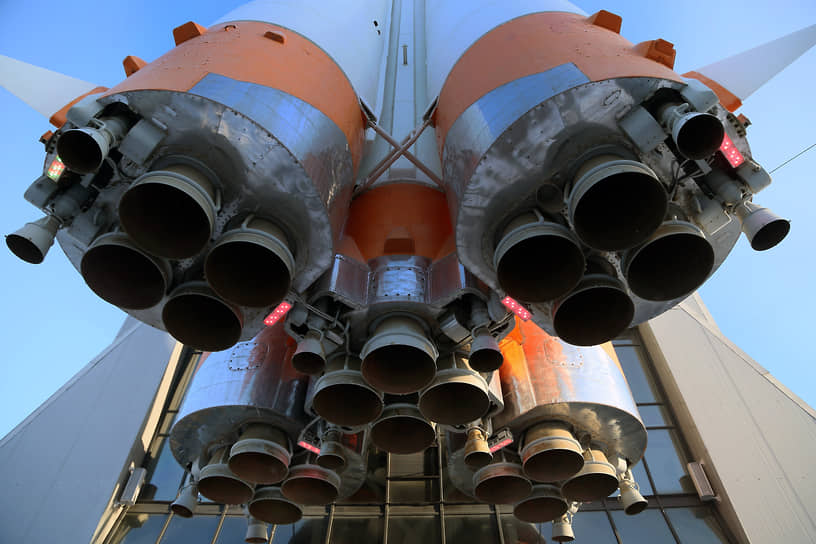 Установленный экземпляр ракеты был изготовлен в 1984 году заводом «Прогресс» как образец для тренировки боевых расчетов на космодроме Плесецк. В 1999 году ракету, уже выработавшую свой ресурс, подарили РКЦ «ЦСКБ-Прогресс» в честь 40-летнего юбилея предприятия, который переделал ее под макет.