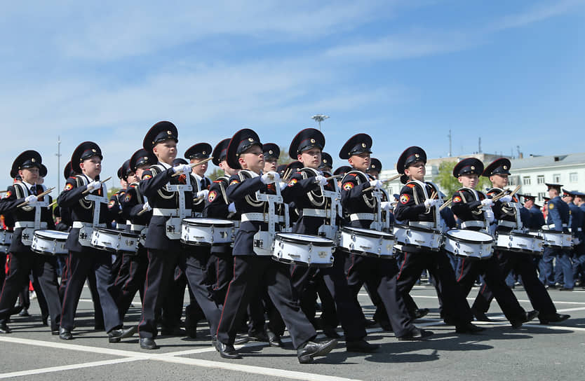 Парад сопровождал Сводный военный оркестр Самарского гарнизона под управлением майора Вячеслава Ворушилова
