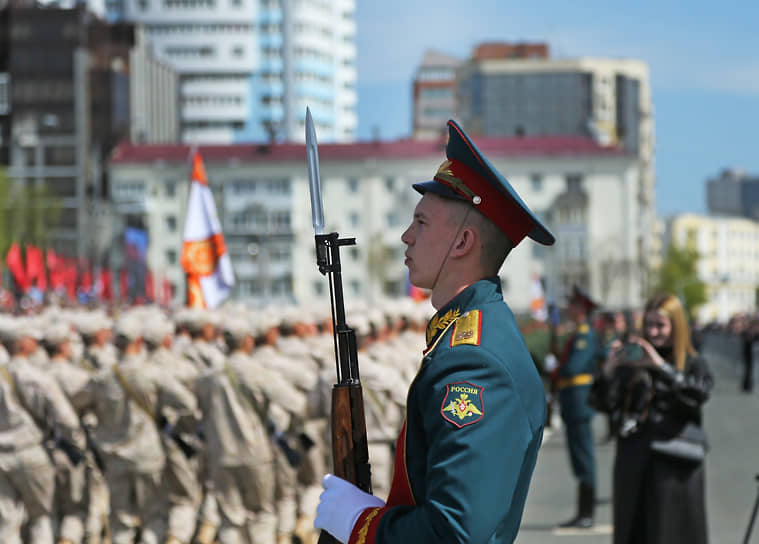 Основу парадного расчета составили соединения и воинские части Второй гвардейской дважды Краснознаменной общевойсковой армии Центрального военного округа