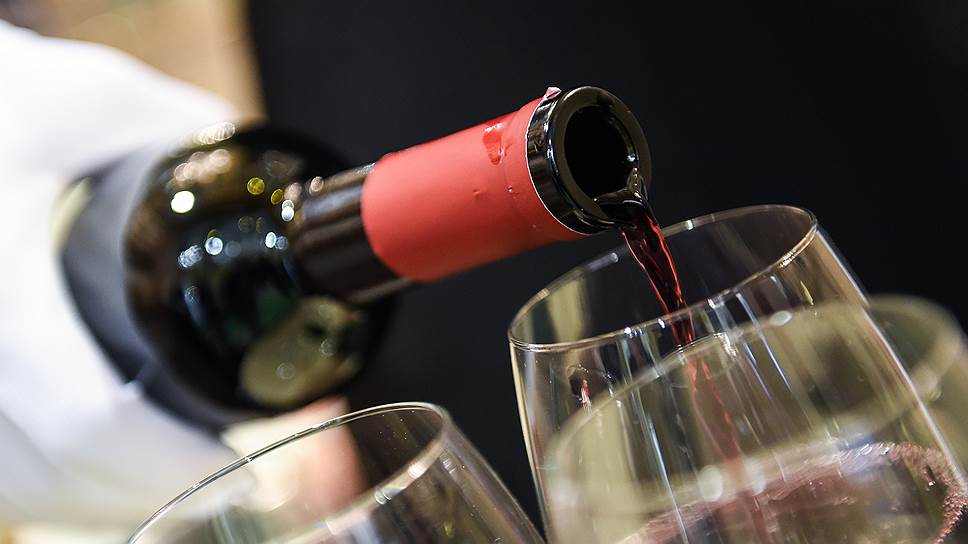 Сладкое красное вино может стать отличным завершением трапезы, выступив в роли десерта