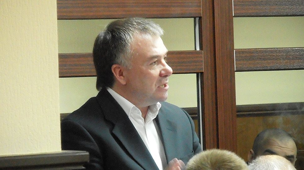 Адвокату экс-главы  Энгельсского района Виктору Паршуткину не удалось добиться отвода судьи