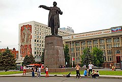 Ленина меняют на царя