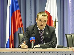 К строительству приклеили банщика