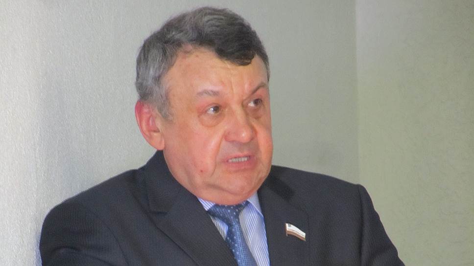 Министр Сергей Лисовский заметил спад в промышленности Саратовской области