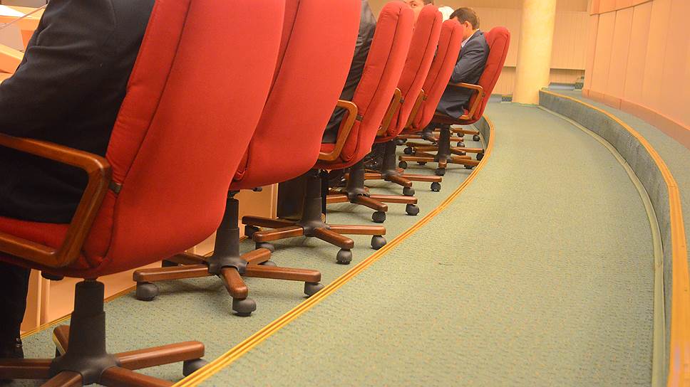 В Саратовской облдуме могут появиться новые оплачиваемые кресла