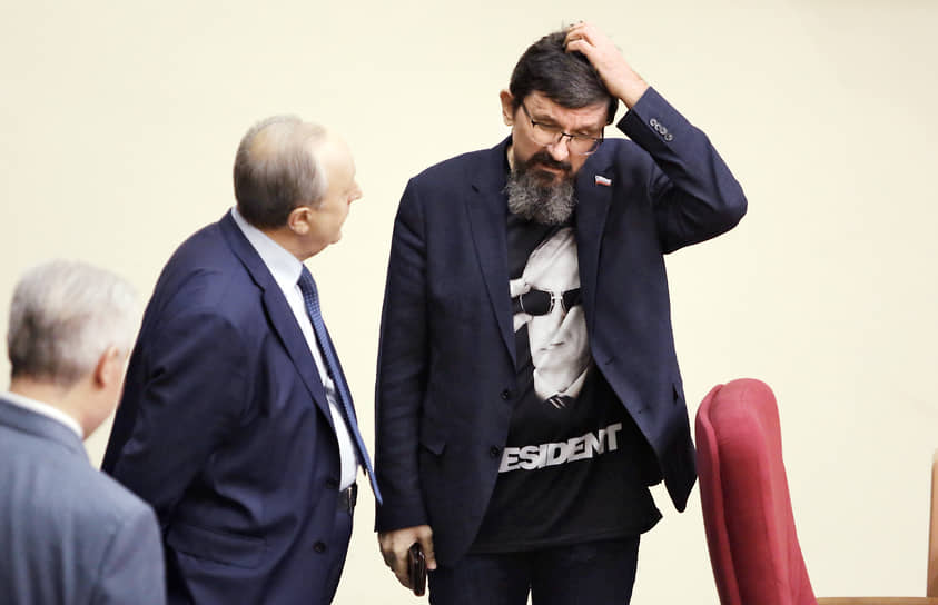 Дмитрия Чернышевского (справа) не устроили действия саратовского правительства по борьбе с пандемией