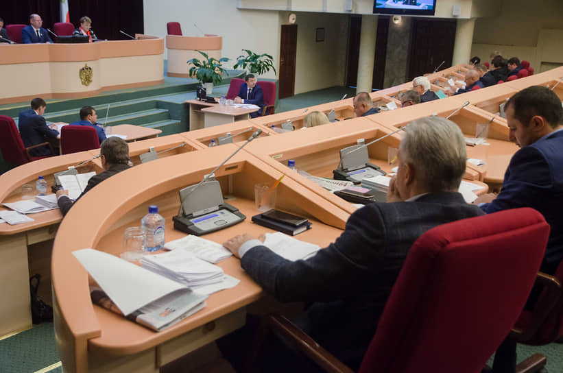 Саратовские депутаты определят нового уполномоченного по правам человека