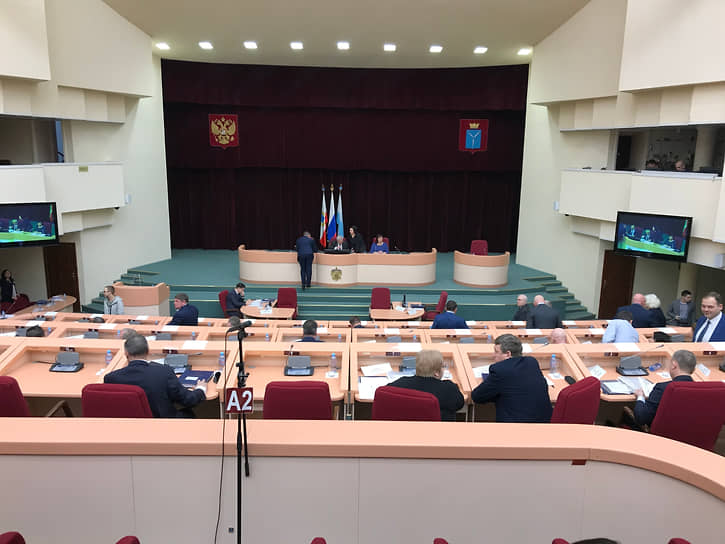 Количество представителей оппозиции в Саратовской областной думе может сократиться
