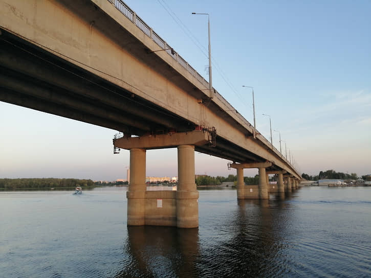 В каком году построили мост