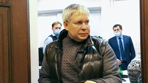 Дело нашли в сейфе // Экс-депутата Сергея Курихина обвиняют в подделке документов на хранение оружия