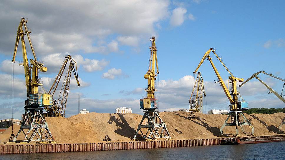 Продажа песка без проведения торгов стоила Олегу Крысину свободы