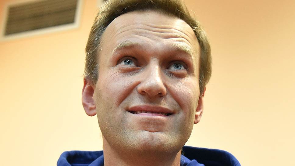 В «Единой России» предлагают перенять у Алексея Навального методы общения с молодежью