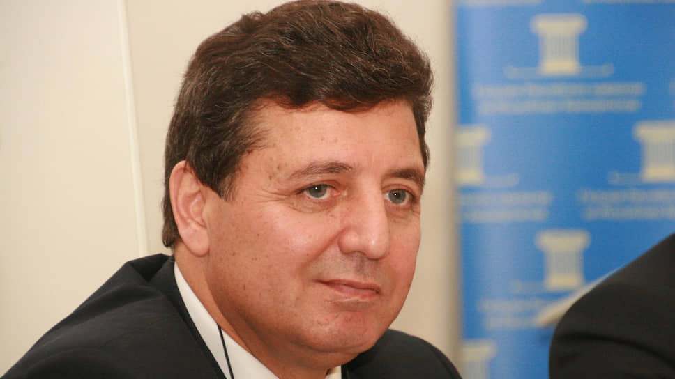 Валех Аббасов лишился статуса после критики руководства Адвокатской палаты