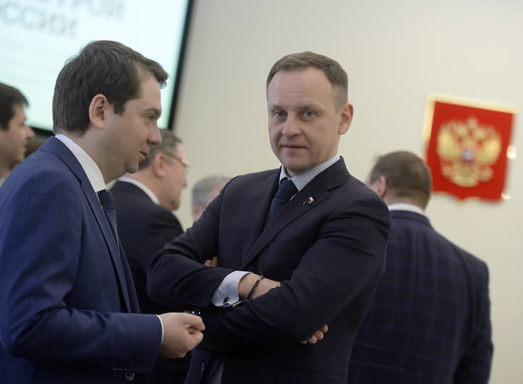 Руководитель администрации главы Башкирии Александр Сидякин (справа) может вернуться в кресло депутата Госдумы