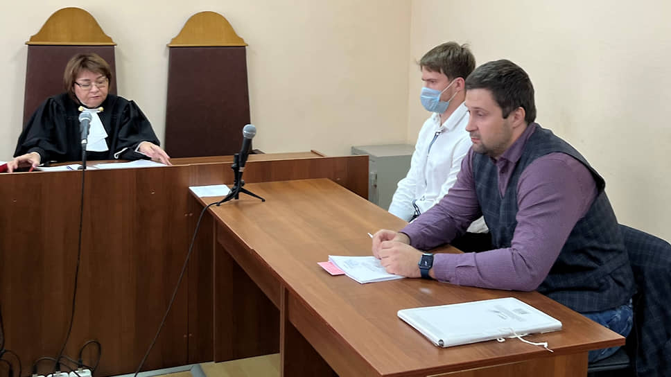 По словам адвоката Сергея Кожевникова (справа), Владислав Лукин (слева) готов пройти воинскую службу