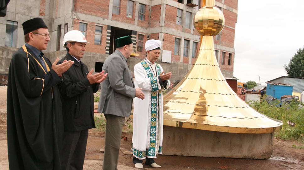Строительство мечети начали в 2007 году при президенте республики Муртазе Рахимове