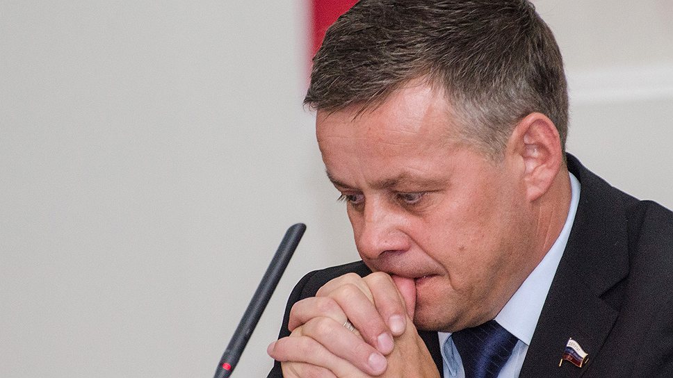 Виктор Карамышев оставил пост спикера, чтобы прекратить разговоры о противостоянии с губернатором  