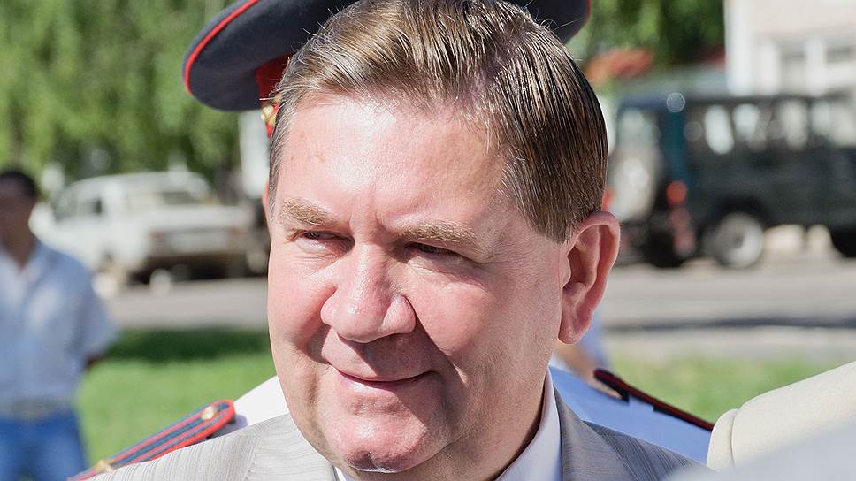Александр Михайлов может лишиться статуса губернатора в ближайшее время, чтобы вновь его получить