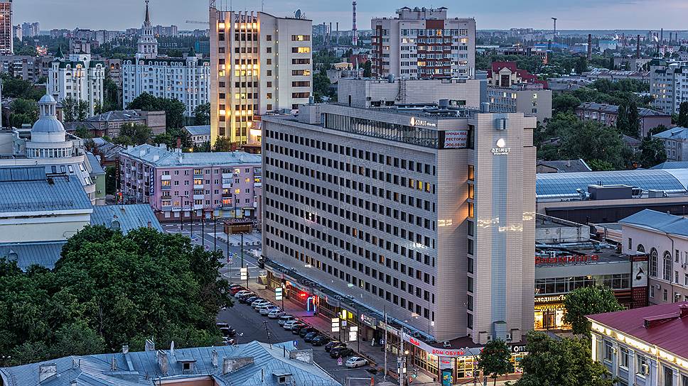 Вид сверху на бывшую гостиницу «Брно» в самом центре Воронежа