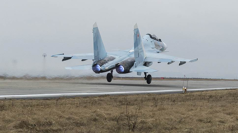 В ходе учений 11 января эскадрилья Су-30СМ впервые отработала вывод из-под удара противника
