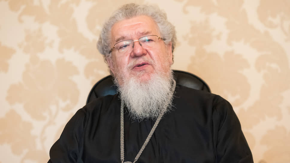 «Ни один кирпич не можем переложить без согласования с властями»