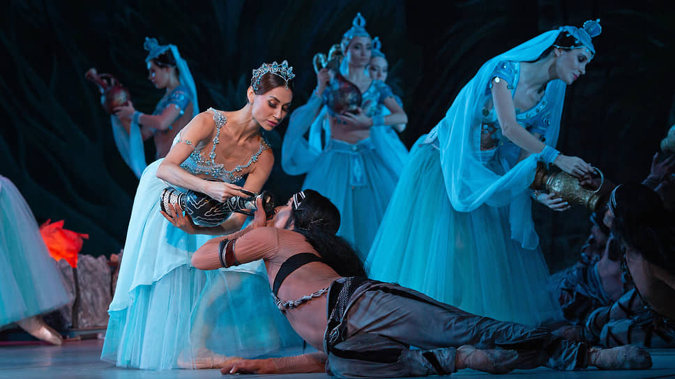 На воронежской сцене «Баядерка» идет с фрагментами, которые были исключены из первоначальной редакции балета.