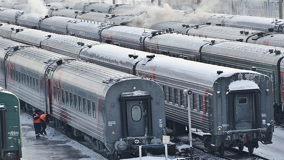 Работа пассажирского вагонного. Пассажирское вагонное депо смоленск. Лвчд-7. Слесарь подвижного состава депо. Вагон для проводников.