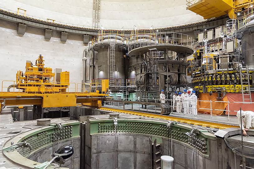 Специалистам предстоит выполнить большой объем работ по сборке реактора, обеспечить выход на номинальные параметры, вывести реактор в  критическое состояние (впервые зафиксировать в нем цепную реакцию деления) и провести испытания